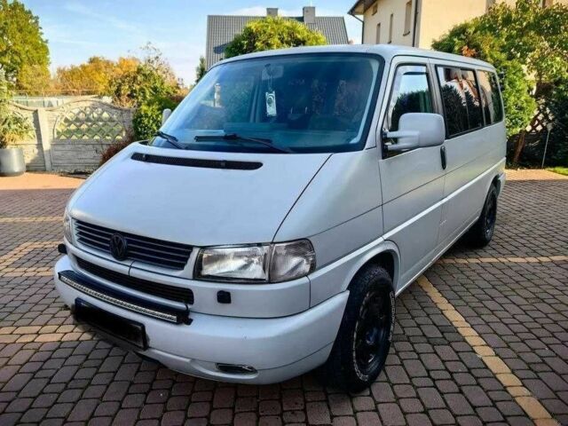 Белый Фольксваген Transporter, объемом двигателя 2.5 л и пробегом 298 тыс. км за 2550 $, фото 1 на Automoto.ua