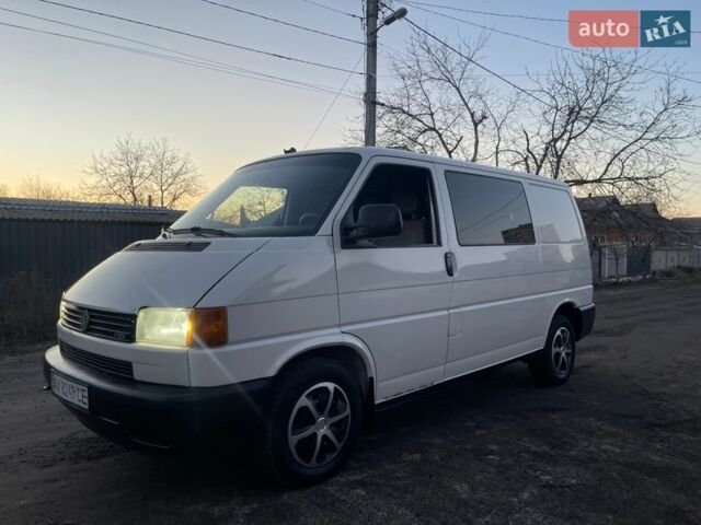 Белый Фольксваген Transporter, объемом двигателя 2.5 л и пробегом 317 тыс. км за 6500 $, фото 1 на Automoto.ua