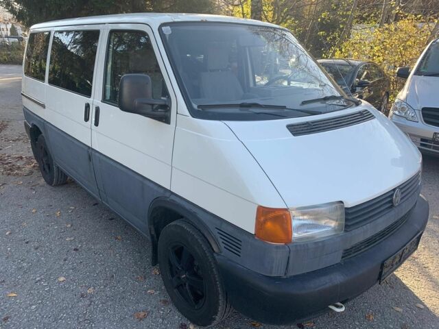 Белый Фольксваген Transporter, объемом двигателя 2.5 л и пробегом 400 тыс. км за 4903 $, фото 1 на Automoto.ua