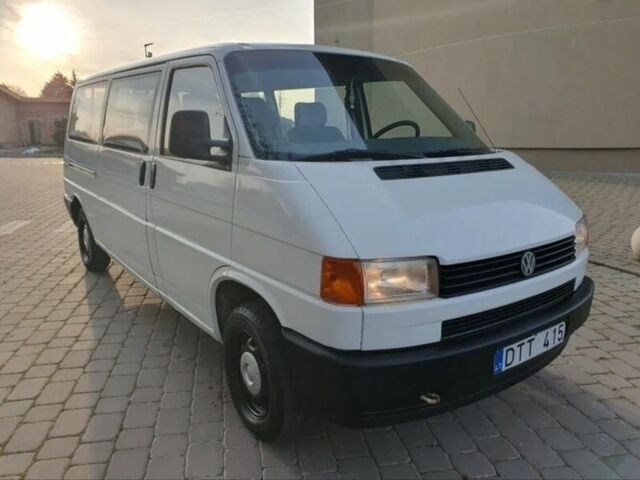 Белый Фольксваген Transporter, объемом двигателя 2.5 л и пробегом 300 тыс. км за 3700 $, фото 1 на Automoto.ua