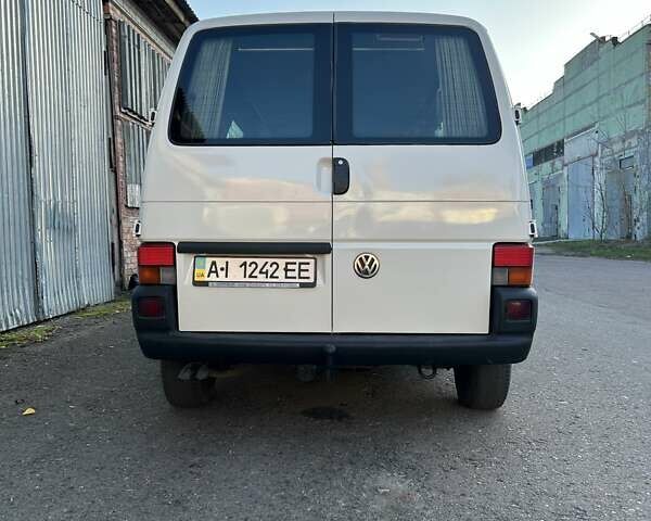 Білий Фольксваген Transporter, об'ємом двигуна 2.5 л та пробігом 380 тис. км за 6800 $, фото 1 на Automoto.ua