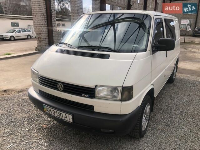 Білий Фольксваген Transporter, об'ємом двигуна 2.5 л та пробігом 434 тис. км за 7800 $, фото 1 на Automoto.ua