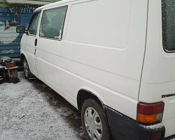 Белый Фольксваген Transporter, объемом двигателя 2.5 л и пробегом 437 тыс. км за 6100 $, фото 1 на Automoto.ua