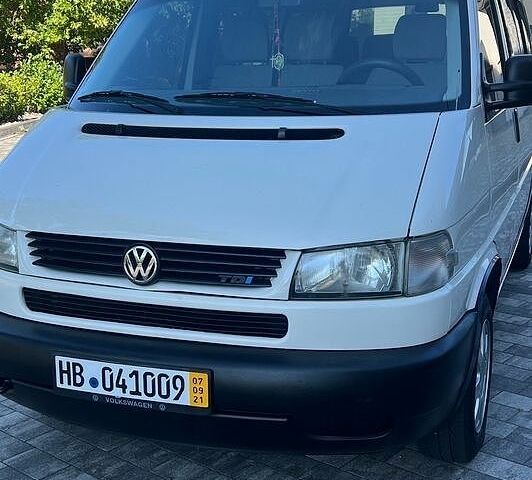 Білий Фольксваген Transporter, об'ємом двигуна 2.5 л та пробігом 448 тис. км за 8950 $, фото 1 на Automoto.ua
