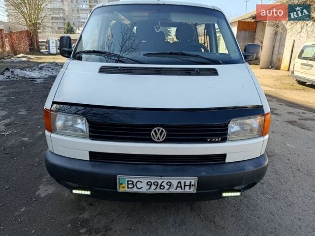 Белый Фольксваген Transporter, объемом двигателя 0 л и пробегом 587 тыс. км за 6500 $, фото 1 на Automoto.ua
