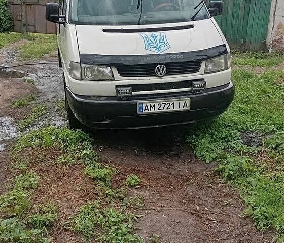 Білий Фольксваген Transporter, об'ємом двигуна 2.5 л та пробігом 480 тис. км за 5521 $, фото 1 на Automoto.ua