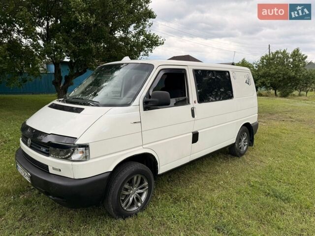 Белый Фольксваген Transporter, объемом двигателя 2.5 л и пробегом 377 тыс. км за 4900 $, фото 1 на Automoto.ua
