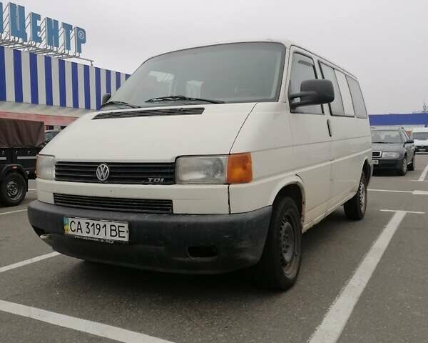 Белый Фольксваген Transporter, объемом двигателя 2.5 л и пробегом 310 тыс. км за 6300 $, фото 1 на Automoto.ua