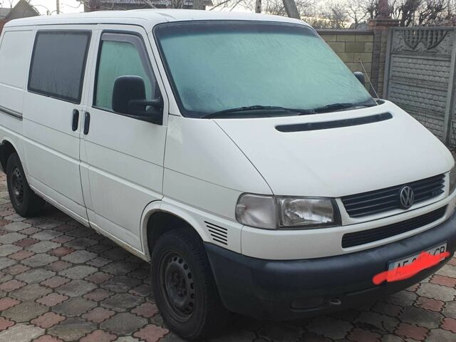 Белый Фольксваген Transporter, объемом двигателя 2.5 л и пробегом 386 тыс. км за 7200 $, фото 1 на Automoto.ua