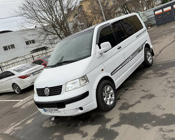 Білий Фольксваген Transporter, об'ємом двигуна 2.46 л та пробігом 300 тис. км за 6699 $, фото 1 на Automoto.ua