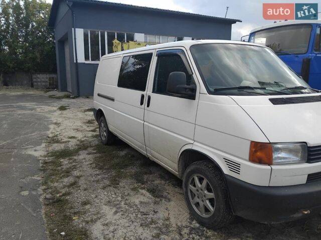 Білий Фольксваген Transporter, об'ємом двигуна 2.5 л та пробігом 400 тис. км за 4999 $, фото 1 на Automoto.ua