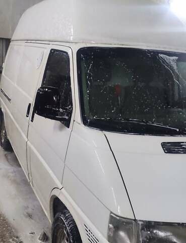 Білий Фольксваген Transporter, об'ємом двигуна 2.5 л та пробігом 415 тис. км за 5000 $, фото 1 на Automoto.ua