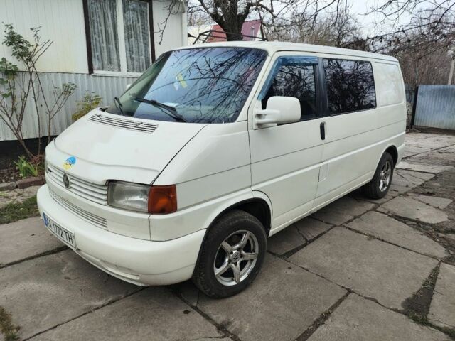 Білий Фольксваген Transporter, об'ємом двигуна 2.5 л та пробігом 699 тис. км за 6800 $, фото 1 на Automoto.ua