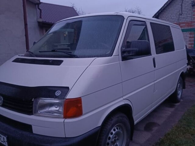 Белый Фольксваген Transporter, объемом двигателя 2.5 л и пробегом 279 тыс. км за 8800 $, фото 1 на Automoto.ua