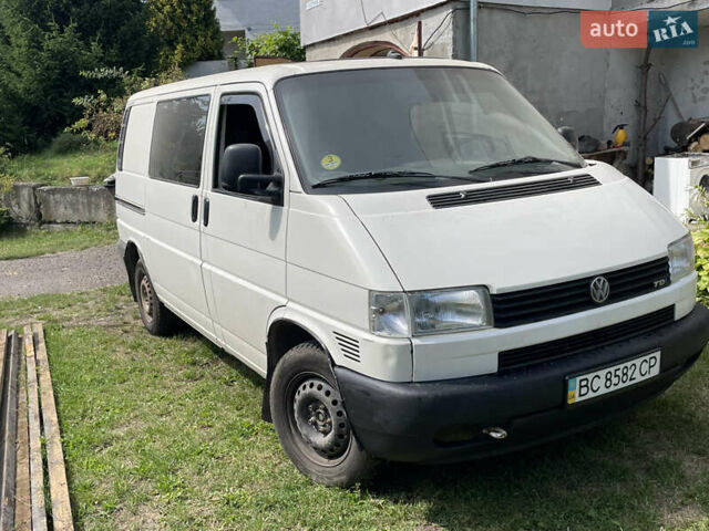 Білий Фольксваген Transporter, об'ємом двигуна 2.5 л та пробігом 307 тис. км за 6500 $, фото 1 на Automoto.ua