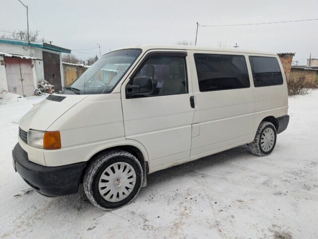 Белый Фольксваген Transporter, объемом двигателя 2.5 л и пробегом 350 тыс. км за 6000 $, фото 1 на Automoto.ua