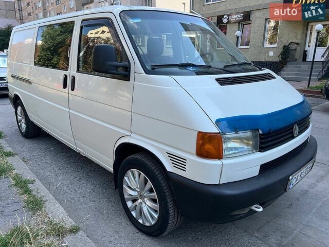 Білий Фольксваген Transporter, об'ємом двигуна 2.5 л та пробігом 360 тис. км за 7900 $, фото 1 на Automoto.ua