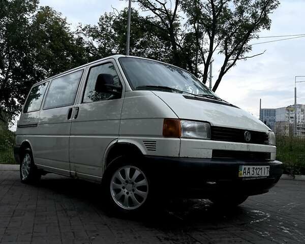 Білий Фольксваген Transporter, об'ємом двигуна 2.5 л та пробігом 443 тис. км за 6200 $, фото 1 на Automoto.ua