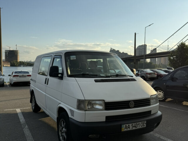 Белый Фольксваген Transporter, объемом двигателя 2.5 л и пробегом 486 тыс. км за 8500 $, фото 1 на Automoto.ua