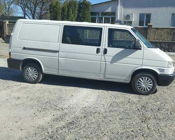 Белый Фольксваген Transporter, объемом двигателя 2.5 л и пробегом 475 тыс. км за 6000 $, фото 1 на Automoto.ua