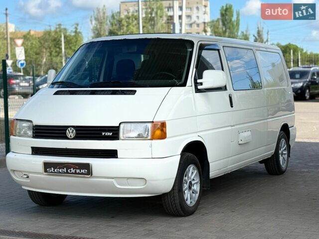 Белый Фольксваген Transporter, объемом двигателя 2.5 л и пробегом 445 тыс. км за 5999 $, фото 1 на Automoto.ua