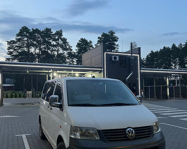 Белый Фольксваген Transporter, объемом двигателя 2.5 л и пробегом 290 тыс. км за 7300 $, фото 1 на Automoto.ua