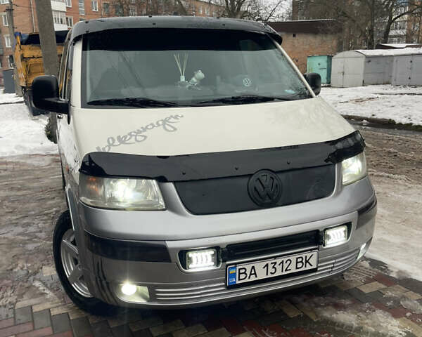 Білий Фольксваген Transporter, об'ємом двигуна 1.9 л та пробігом 200 тис. км за 11000 $, фото 1 на Automoto.ua