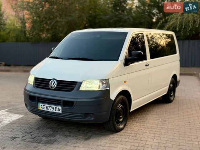 Белый Фольксваген Transporter, объемом двигателя 2.5 л и пробегом 217 тыс. км за 8999 $, фото 1 на Automoto.ua