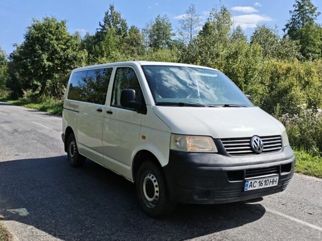 Белый Фольксваген Transporter, объемом двигателя 1.9 л и пробегом 340 тыс. км за 5945 $, фото 1 на Automoto.ua