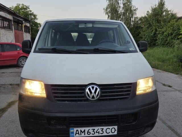 Белый Фольксваген Transporter, объемом двигателя 0 л и пробегом 400 тыс. км за 3823 $, фото 1 на Automoto.ua