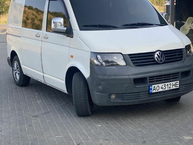 Белый Фольксваген Transporter, объемом двигателя 2.5 л и пробегом 420 тыс. км за 5800 $, фото 1 на Automoto.ua