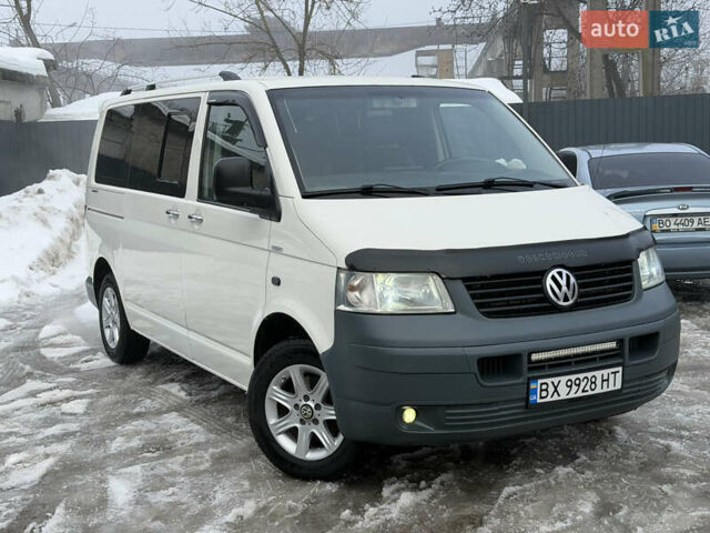 Білий Фольксваген Transporter, об'ємом двигуна 2.5 л та пробігом 366 тис. км за 9350 $, фото 1 на Automoto.ua