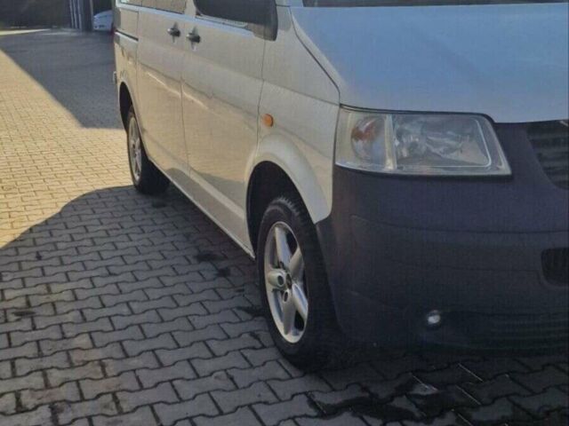 Білий Фольксваген Transporter, об'ємом двигуна 1.9 л та пробігом 378 тис. км за 7469 $, фото 1 на Automoto.ua
