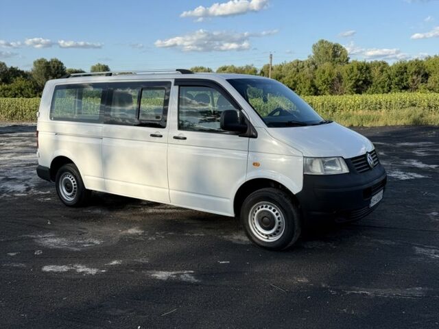 Белый Фольксваген Transporter, объемом двигателя 1.9 л и пробегом 300 тыс. км за 7673 $, фото 1 на Automoto.ua
