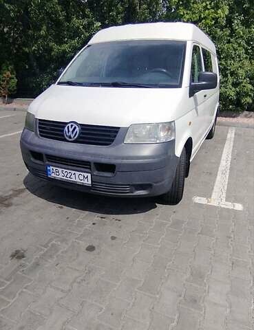 Белый Фольксваген Transporter, объемом двигателя 2.5 л и пробегом 400 тыс. км за 8700 $, фото 1 на Automoto.ua