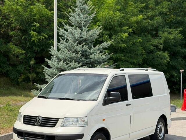 Белый Фольксваген Transporter, объемом двигателя 1.9 л и пробегом 323 тыс. км за 5600 $, фото 1 на Automoto.ua