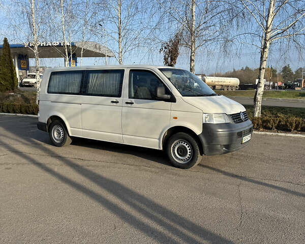Белый Фольксваген Transporter, объемом двигателя 1.98 л и пробегом 400 тыс. км за 7500 $, фото 1 на Automoto.ua