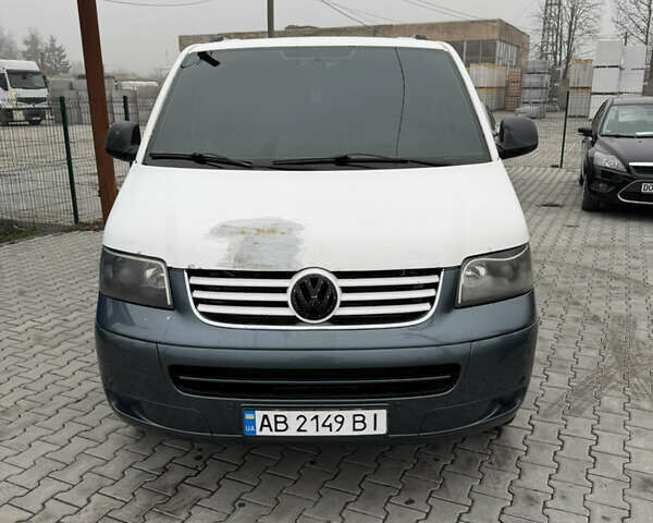 Белый Фольксваген Transporter, объемом двигателя 2.5 л и пробегом 594 тыс. км за 5600 $, фото 1 на Automoto.ua