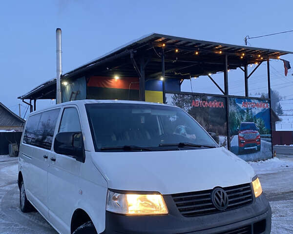 Белый Фольксваген Transporter, объемом двигателя 2.5 л и пробегом 480 тыс. км за 7100 $, фото 1 на Automoto.ua