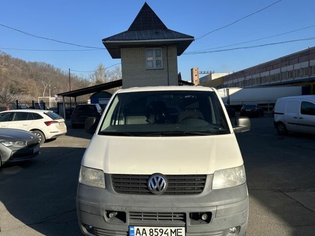 Белый Фольксваген Transporter, объемом двигателя 2.5 л и пробегом 272 тыс. км за 8000 $, фото 1 на Automoto.ua