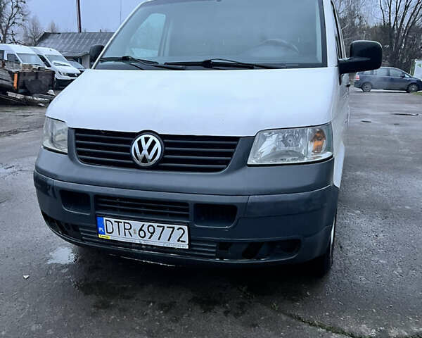 Білий Фольксваген Transporter, об'ємом двигуна 1.9 л та пробігом 350 тис. км за 3700 $, фото 1 на Automoto.ua
