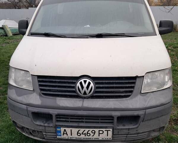 Белый Фольксваген Transporter, объемом двигателя 2.46 л и пробегом 320 тыс. км за 7117 $, фото 1 на Automoto.ua