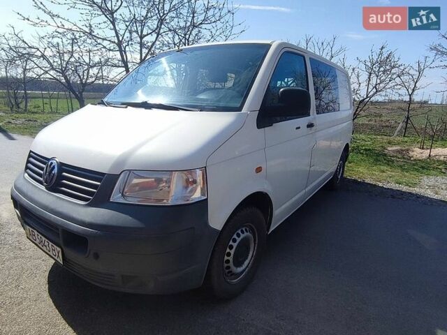 Белый Фольксваген Transporter, объемом двигателя 2.5 л и пробегом 255 тыс. км за 9500 $, фото 1 на Automoto.ua
