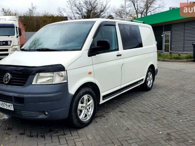 Белый Фольксваген Transporter, объемом двигателя 2.5 л и пробегом 391 тыс. км за 8000 $, фото 1 на Automoto.ua