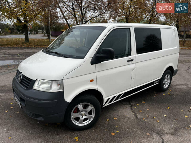 Белый Фольксваген Transporter, объемом двигателя 1.9 л и пробегом 390 тыс. км за 7700 $, фото 1 на Automoto.ua