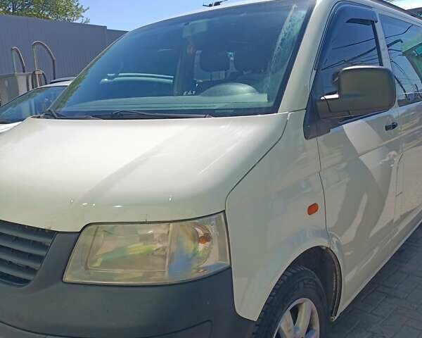 Белый Фольксваген Transporter, объемом двигателя 1.9 л и пробегом 400 тыс. км за 10500 $, фото 1 на Automoto.ua