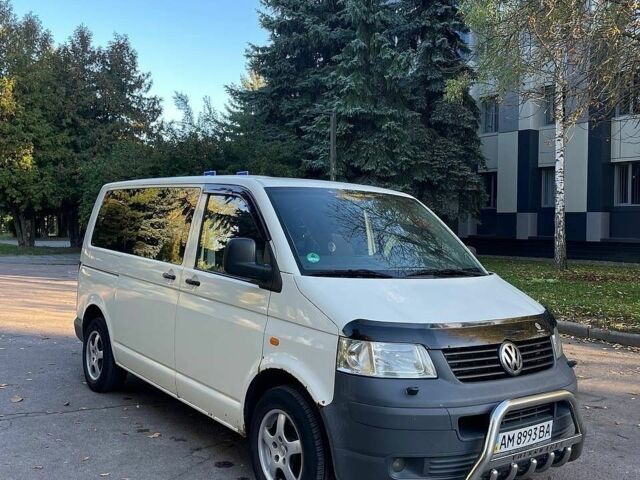 Белый Фольксваген Transporter, объемом двигателя 2.5 л и пробегом 404 тыс. км за 7200 $, фото 1 на Automoto.ua