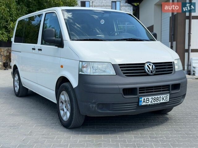 Білий Фольксваген Transporter, об'ємом двигуна 2.5 л та пробігом 320 тис. км за 8600 $, фото 1 на Automoto.ua