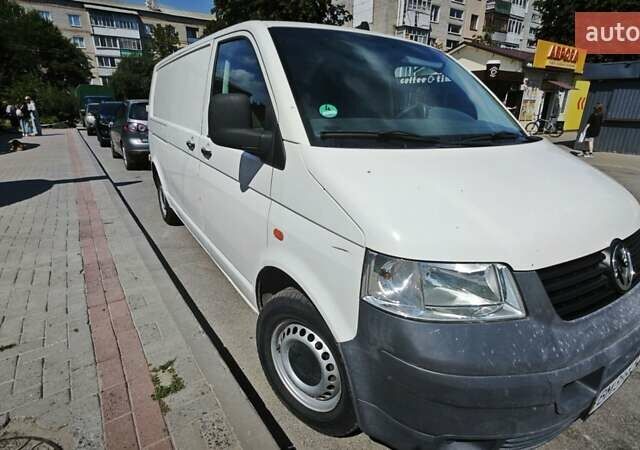 Белый Фольксваген Transporter, объемом двигателя 2.46 л и пробегом 350 тыс. км за 7600 $, фото 1 на Automoto.ua