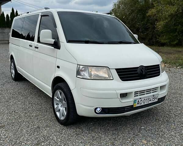 Білий Фольксваген Transporter, об'ємом двигуна 2.46 л та пробігом 310 тис. км за 8800 $, фото 1 на Automoto.ua